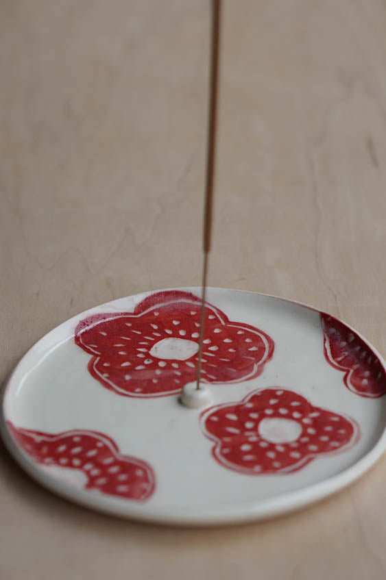 Red flower incense holder