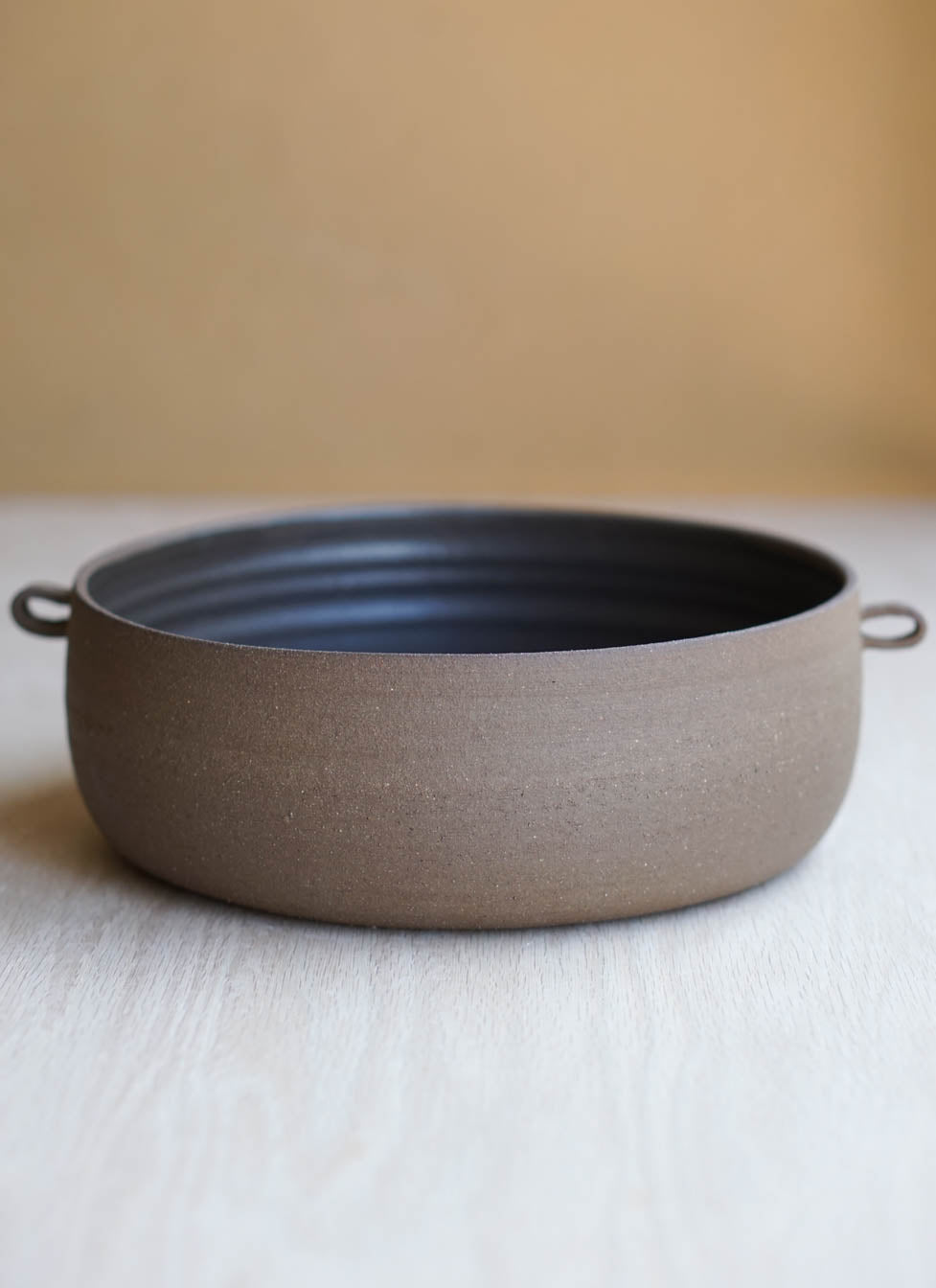 Brown handle bowl