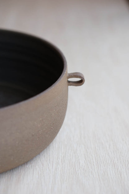 Brown handle bowl