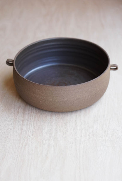 Brown handle bowl