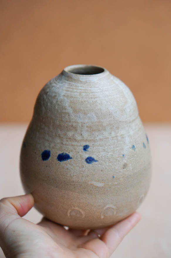 Terra vase