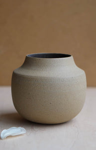 Sandy vase