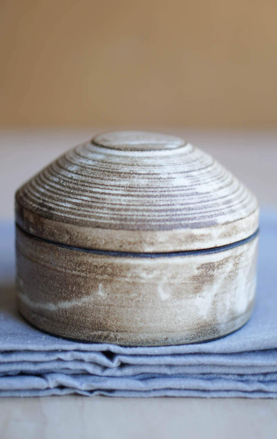 Lidded small container