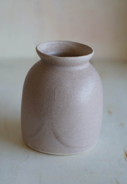 Pinkish Stoney vase d