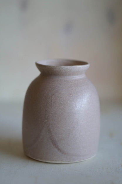 Pinkish Stoney vase d