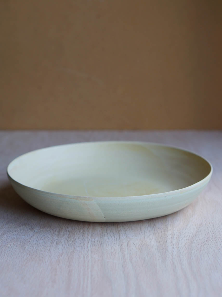 Light yellow serving plate